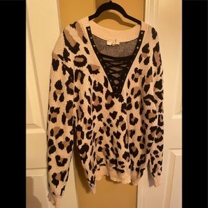 ENTRO ANIMAL PRINT SWEATER  - EUC